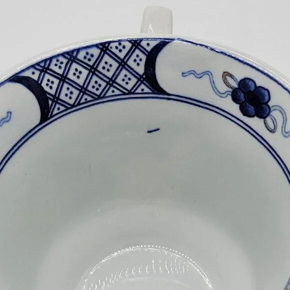 Vintage Wedgwood “Volendam” Cups – Set of 2 – Blue & Multicolor Dutch Folk Art - Picture 5 of 5